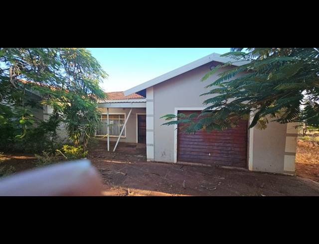 4 BEDROOM HOUSE FOR SALE IN MAKHADO